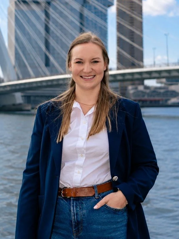 Portrait photo of Abigail Broodryk, Back Office Assistant at Intercompany Solutions in Rotterdam, the Netherlands