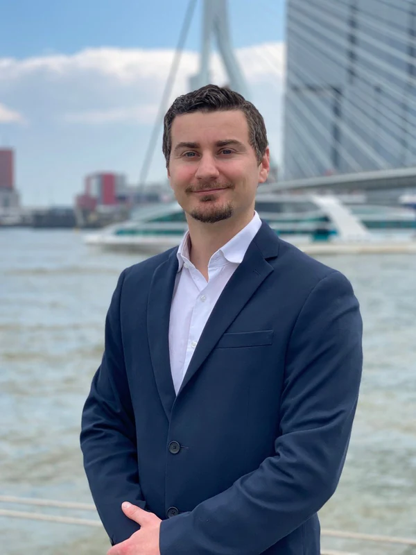 Portrait photo of Alex Stokvis, CEO of Intercompany Solutions