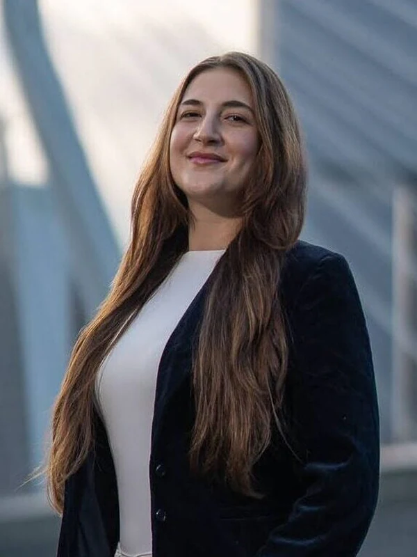 Portrait photo of Giulia Falcone, Senior Business Consultant at Intercompany Solutions in Rotterdam, the Netherlands