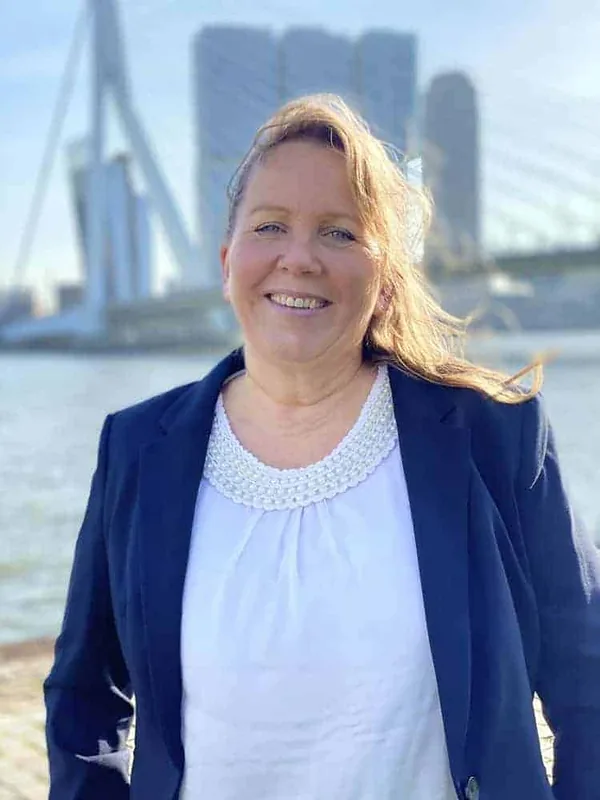 Portrait photo of Monica de Mooij, Menadžerka beka at Intercompany Solutions in Rotterdam, the Netherlands