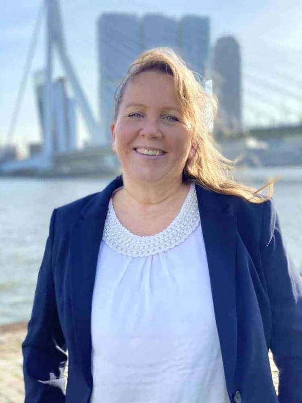 Portrait photo of Monica de Mooij, Backoffice Manager at Intercompany Solutions in Rotterdam, the Netherlands